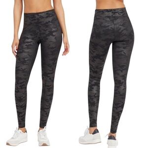 Spanx Faux Leather Camo Black Legging Size M